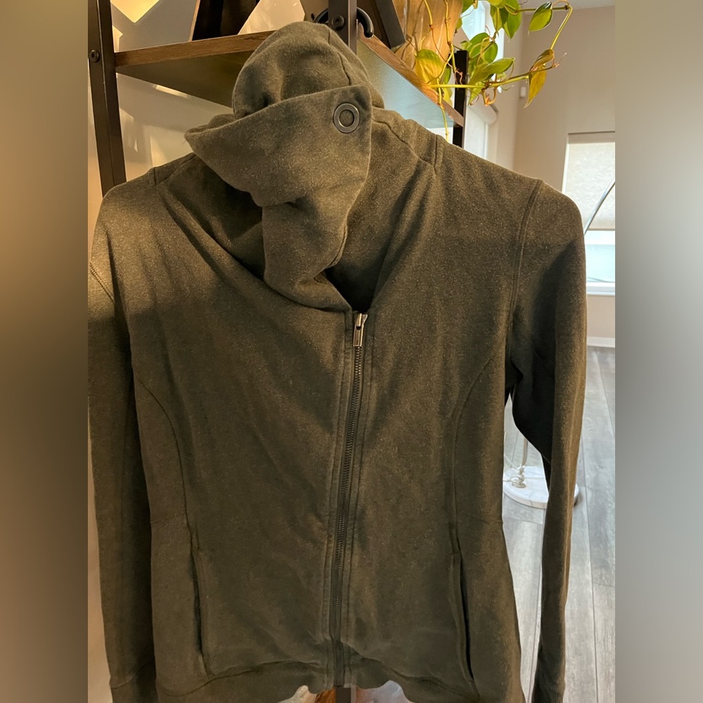 Lucy green zip up workout sweater